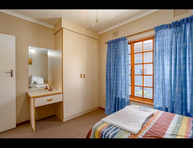 3 BEDROOM APARTMENT FOR SALE IN MANORS